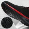 Zapatillas deportivas planas negras y rojas